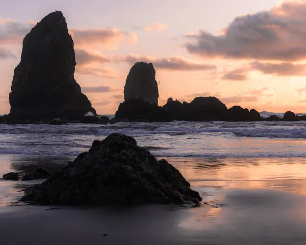 Cannon beach, Cannon Beach at Sunset: Haystack Rock & the Best Light